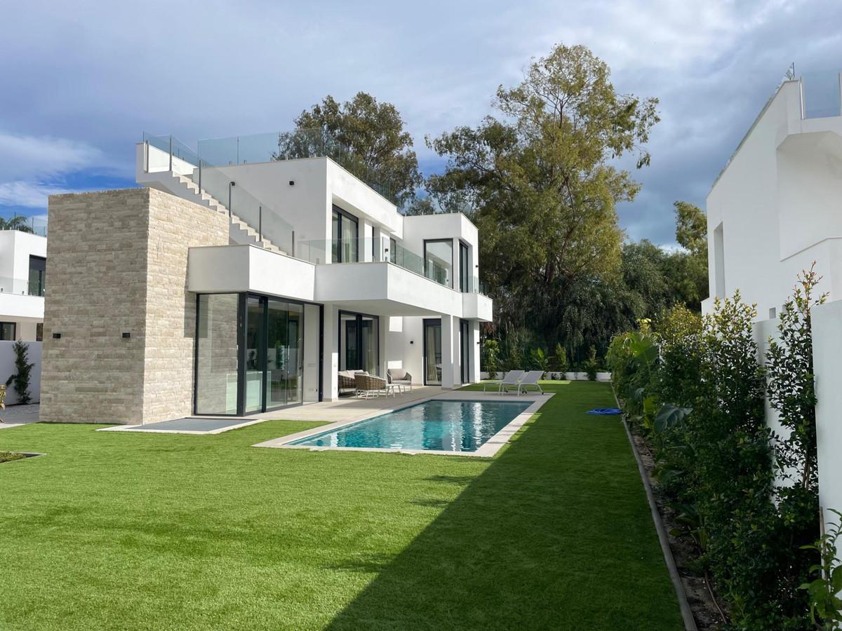 Villa Detached in Estepona