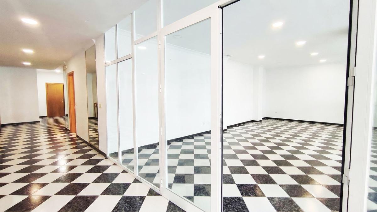 Commercial Shop in Alhaur&iacute;n el Grande