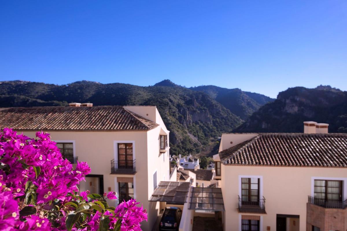 Townhouse Terraced in Benahav&iacute;s