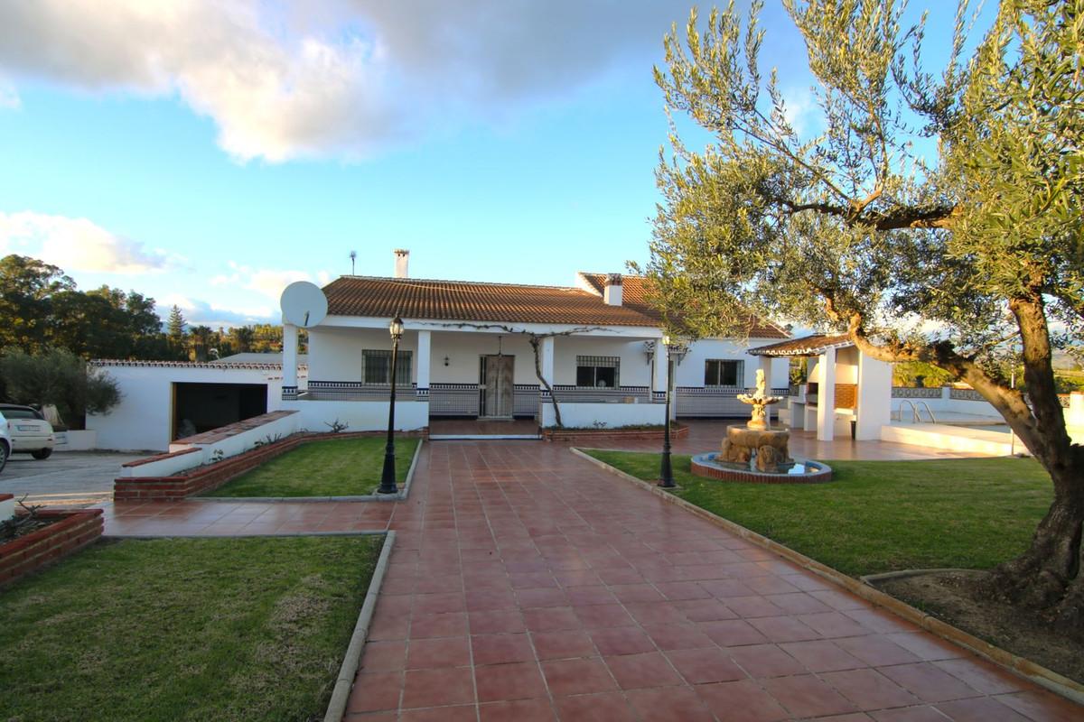 Villa Detached in Alhaur&iacute;n el Grande