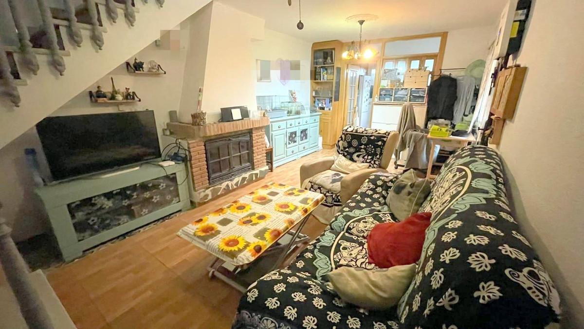 Townhouse Terraced in Co&iacute;n