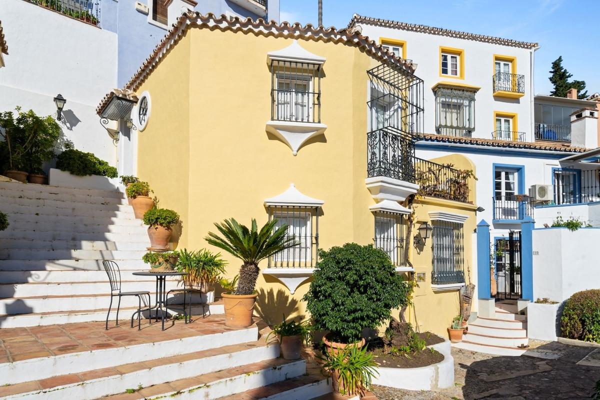 Townhouse Terraced in La Heredia