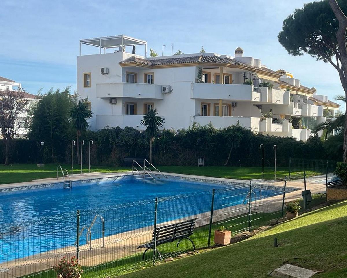 Apartment Middle Floor in Calahonda
