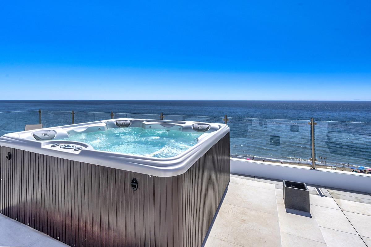 Apartment Penthouse in Estepona
