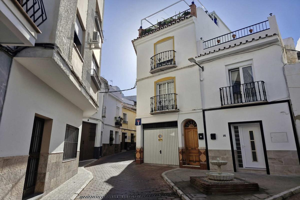 Townhouse Terraced in Co&iacute;n