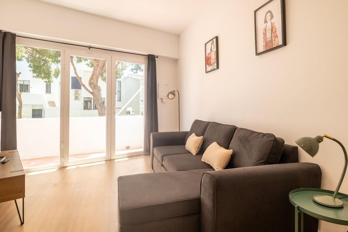 Apartment Middle Floor in Calahonda