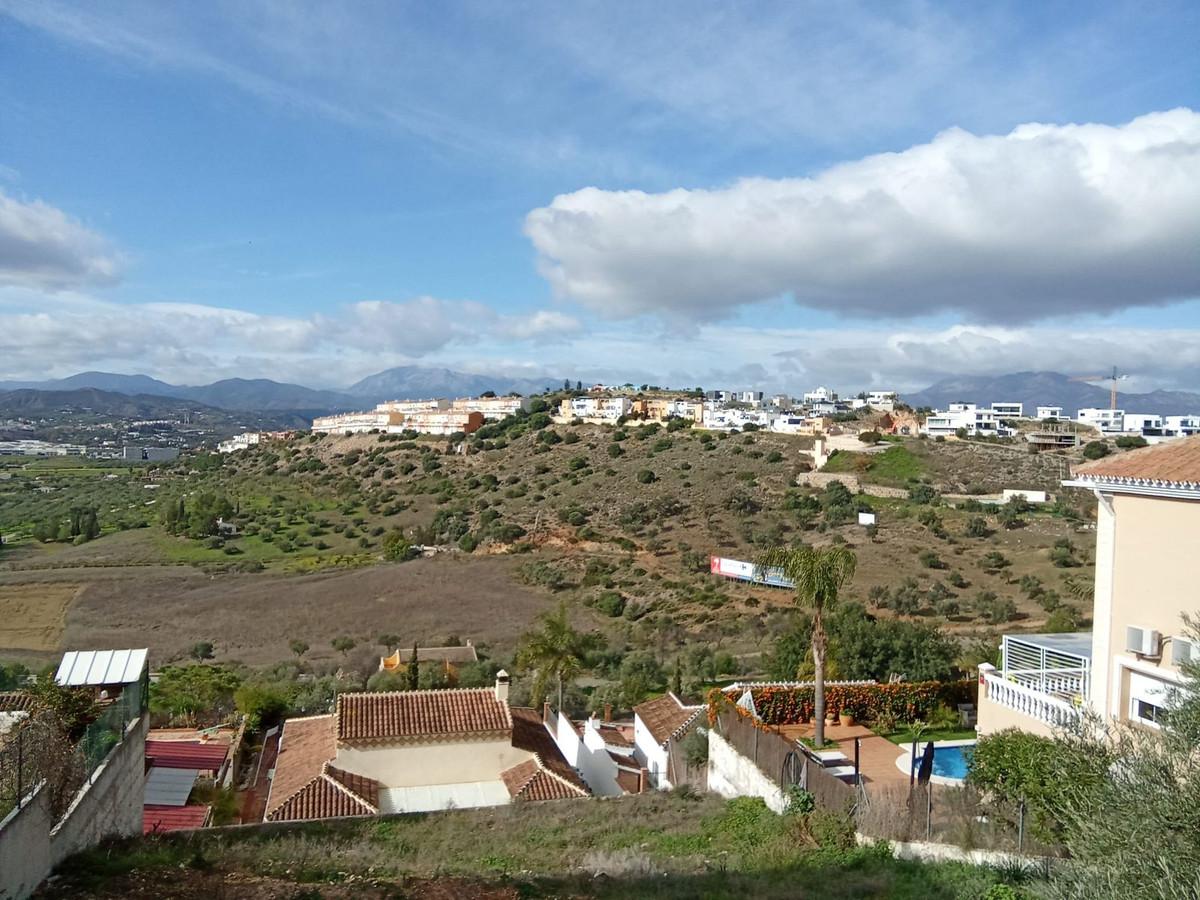 Plot Residential in Co&iacute;n