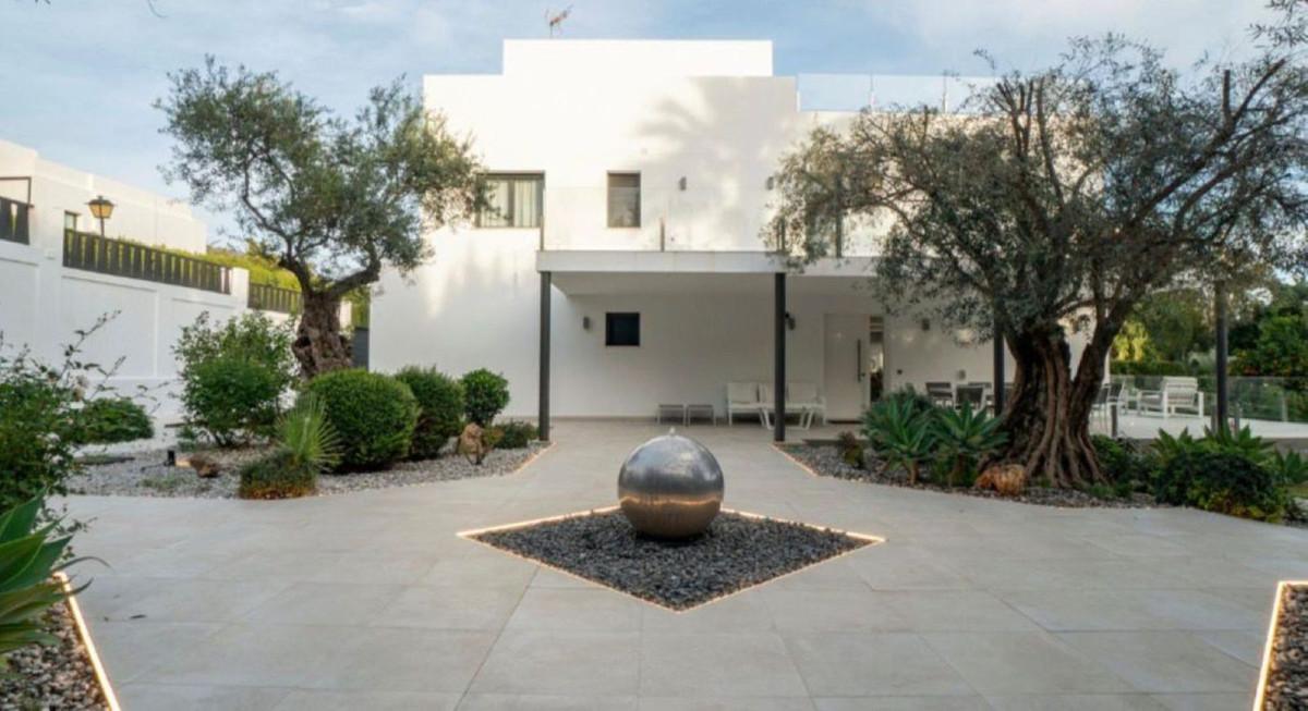 Villa Detached in Nueva Andaluc&iacute;a