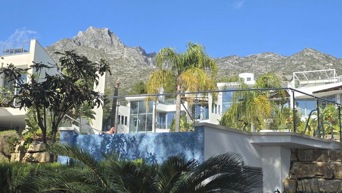 Villa Semi Detached in The Golden Mile