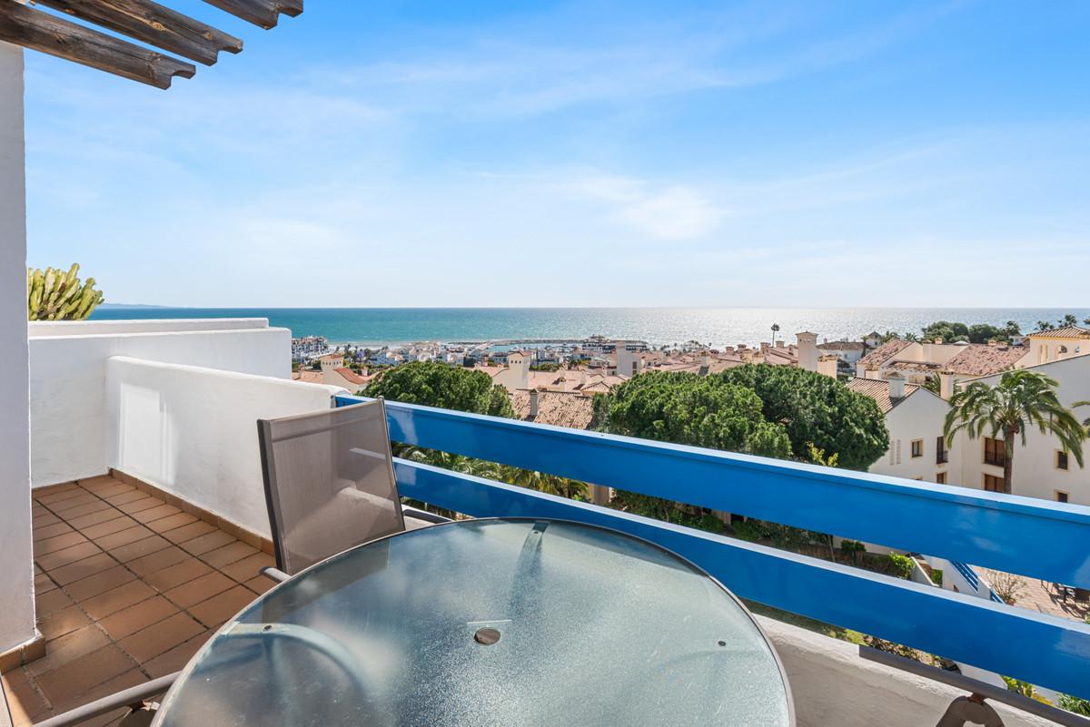 Apartment Penthouse Duplex in La Duquesa