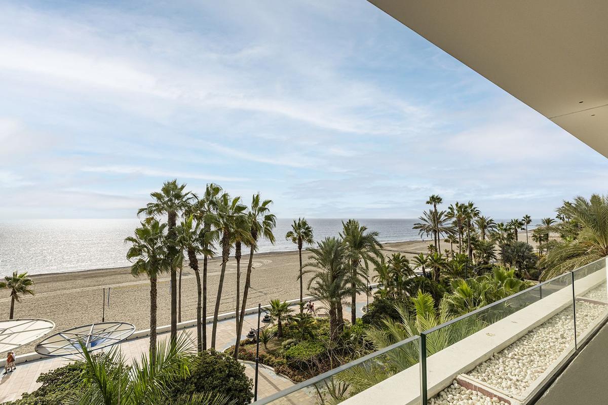 Apartment Middle Floor in Estepona