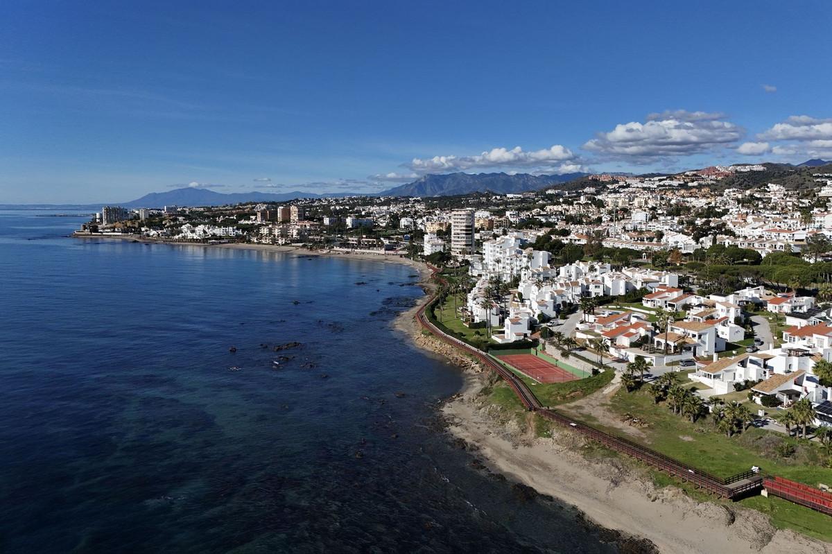 Villa Semi Detached in Miraflores