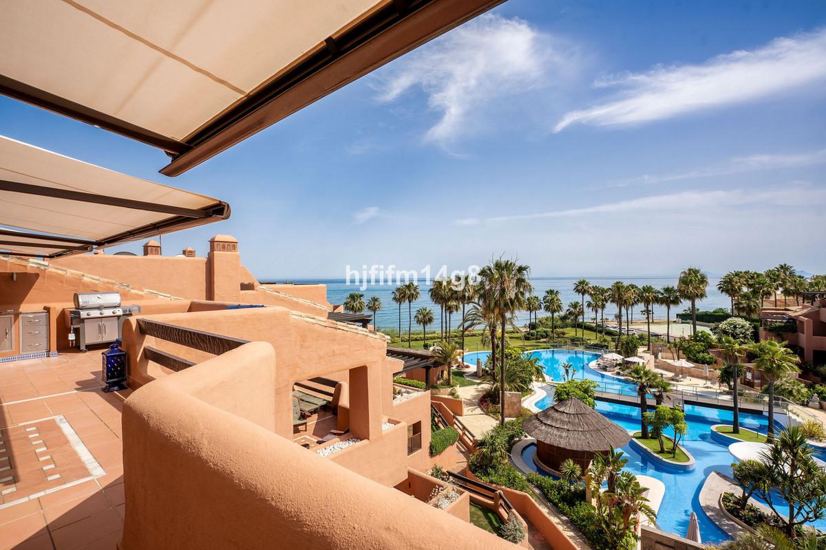 Apartment Penthouse in Estepona