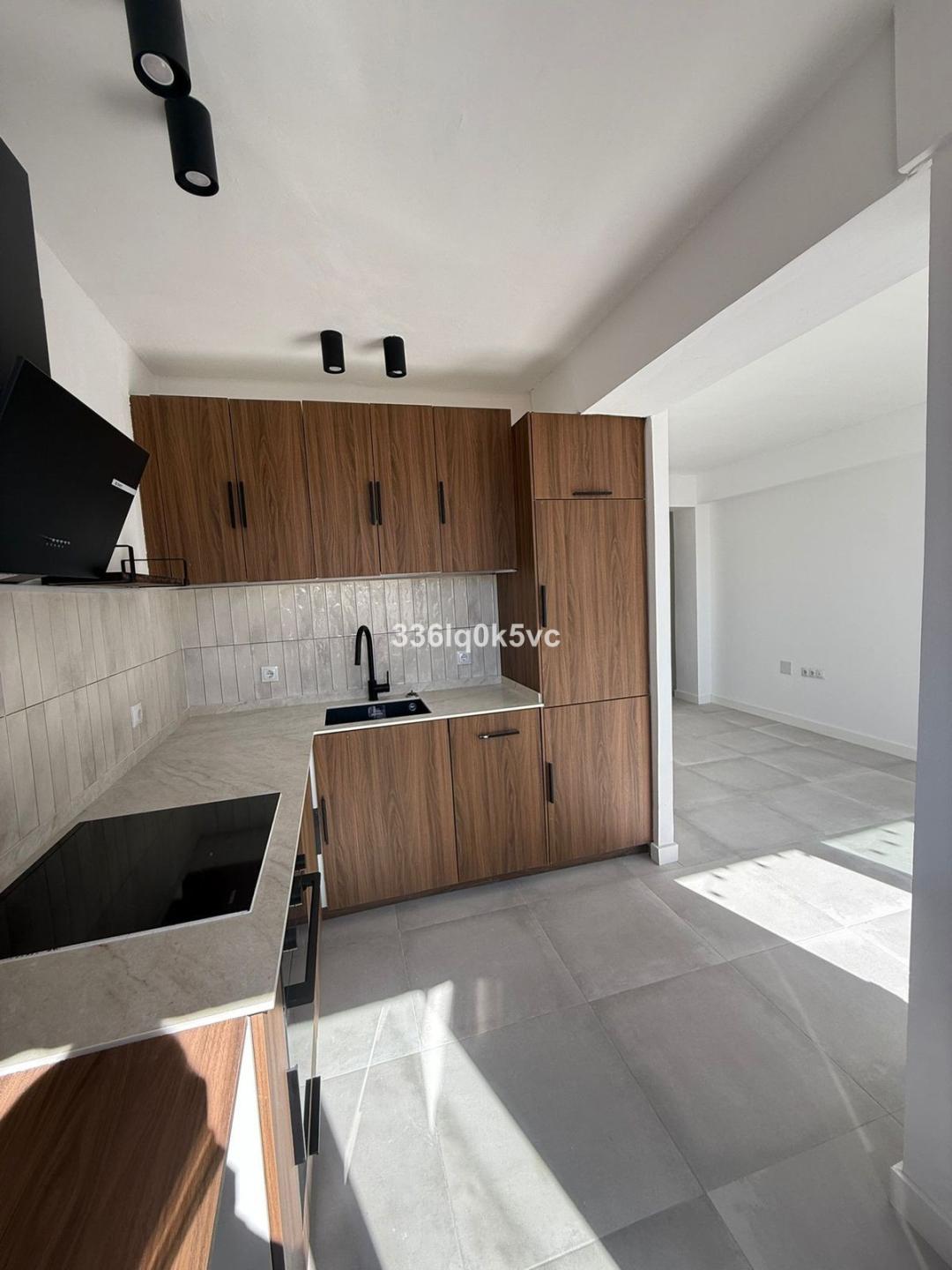 Apartment Middle Floor in M&aacute;laga