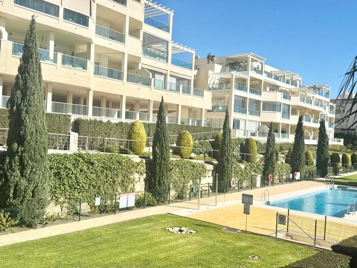 Apartment Middle Floor in Cerros del Aguila