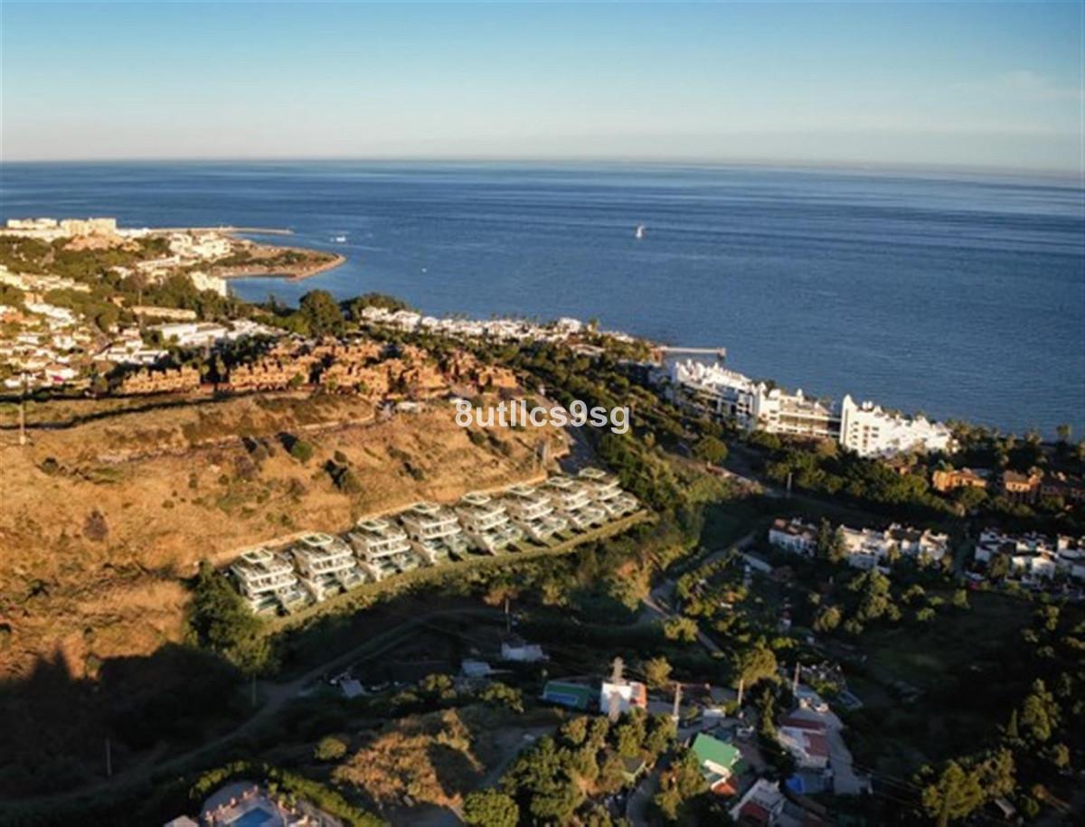 Villa Semi Detached in Estepona