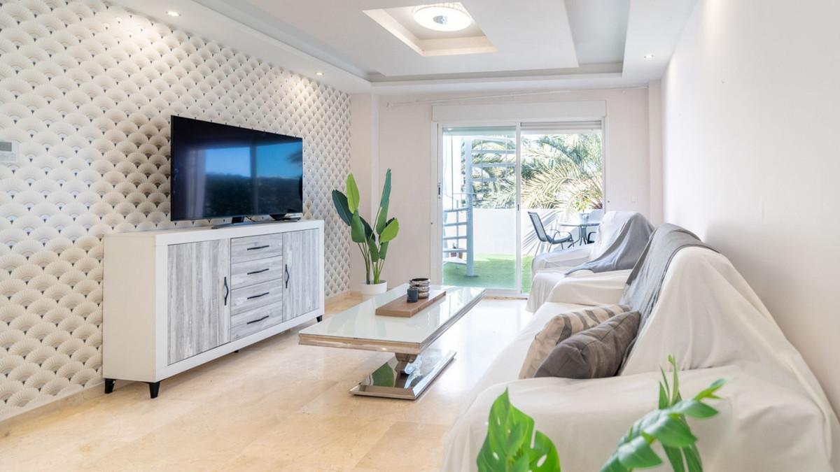 Apartment Penthouse in Estepona