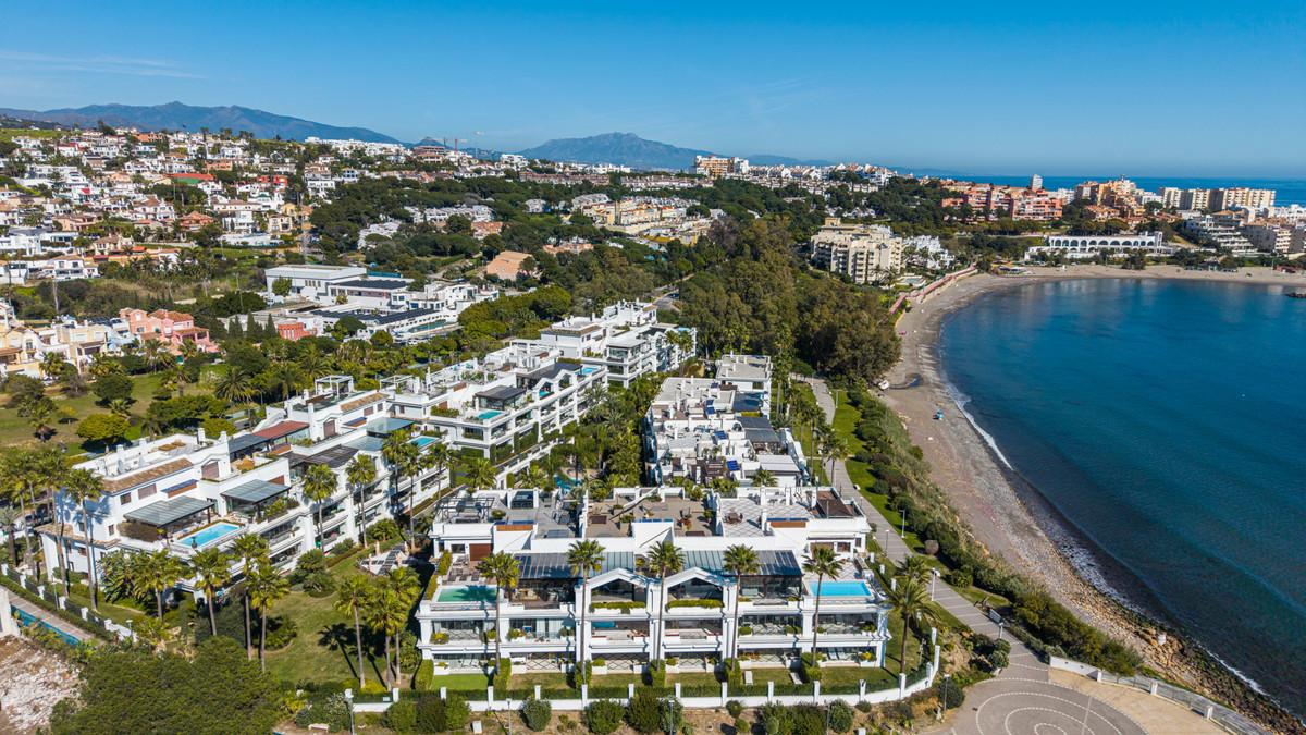 Apartment Middle Floor in Estepona