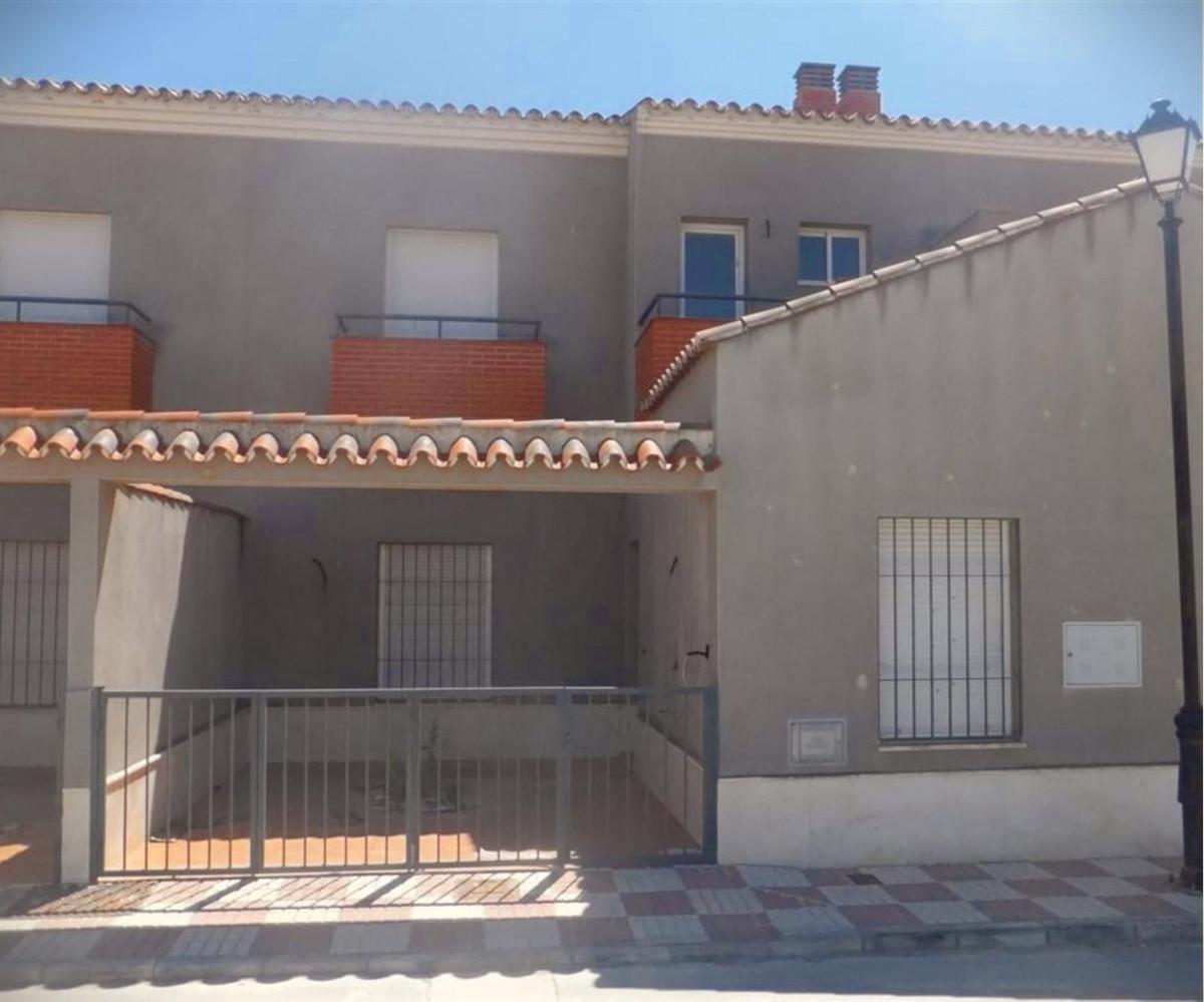 Villa Semi Detached in Fuente de Piedra