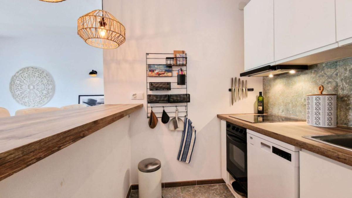 Apartment Middle Floor in La Duquesa