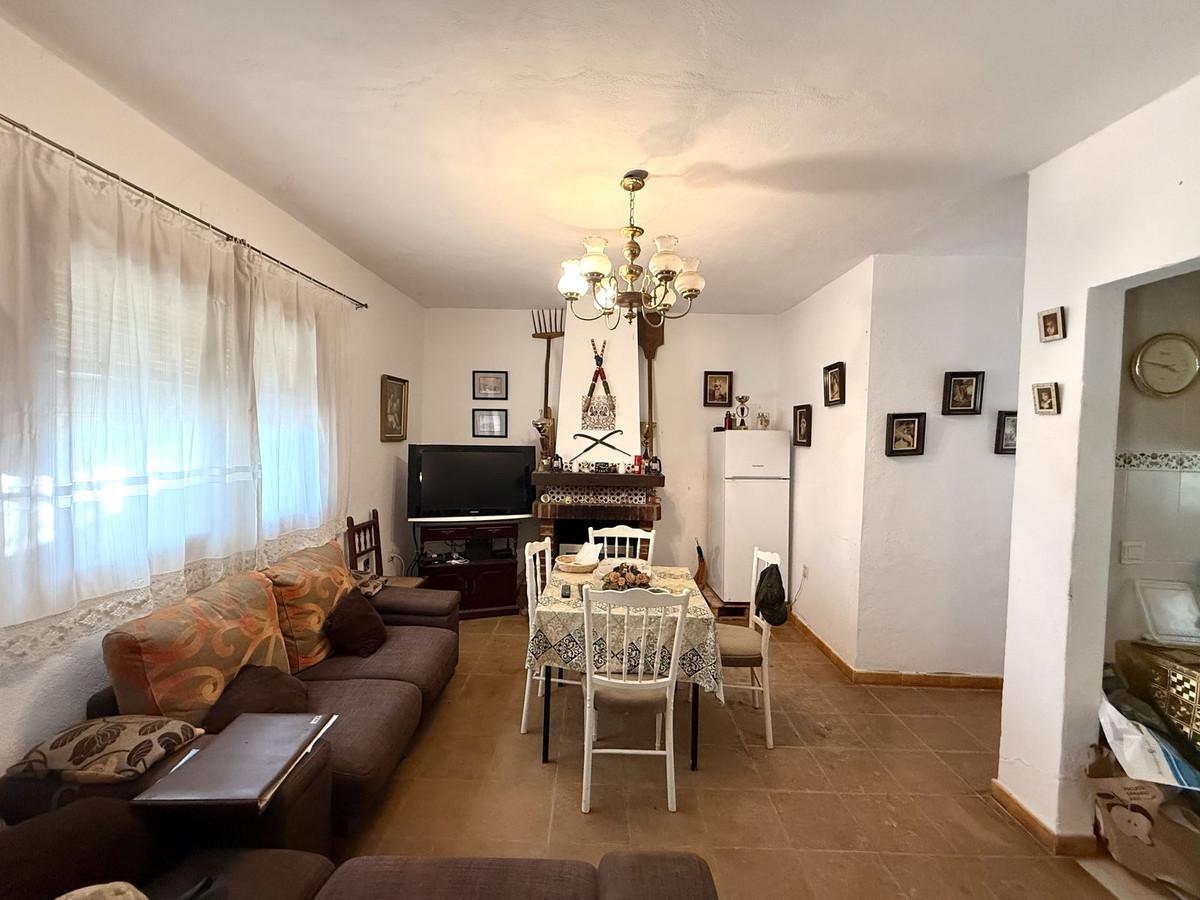 Villa Detached in Co&iacute;n