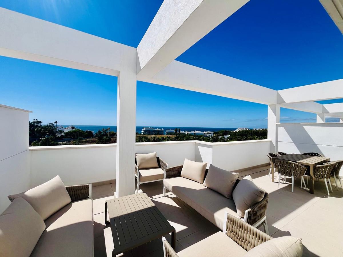 Apartment Penthouse in Estepona