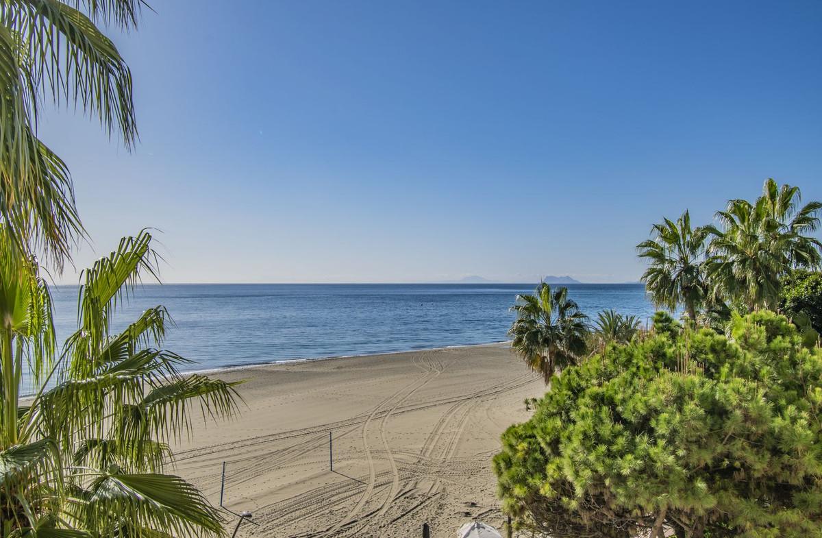 Apartment Middle Floor in Estepona