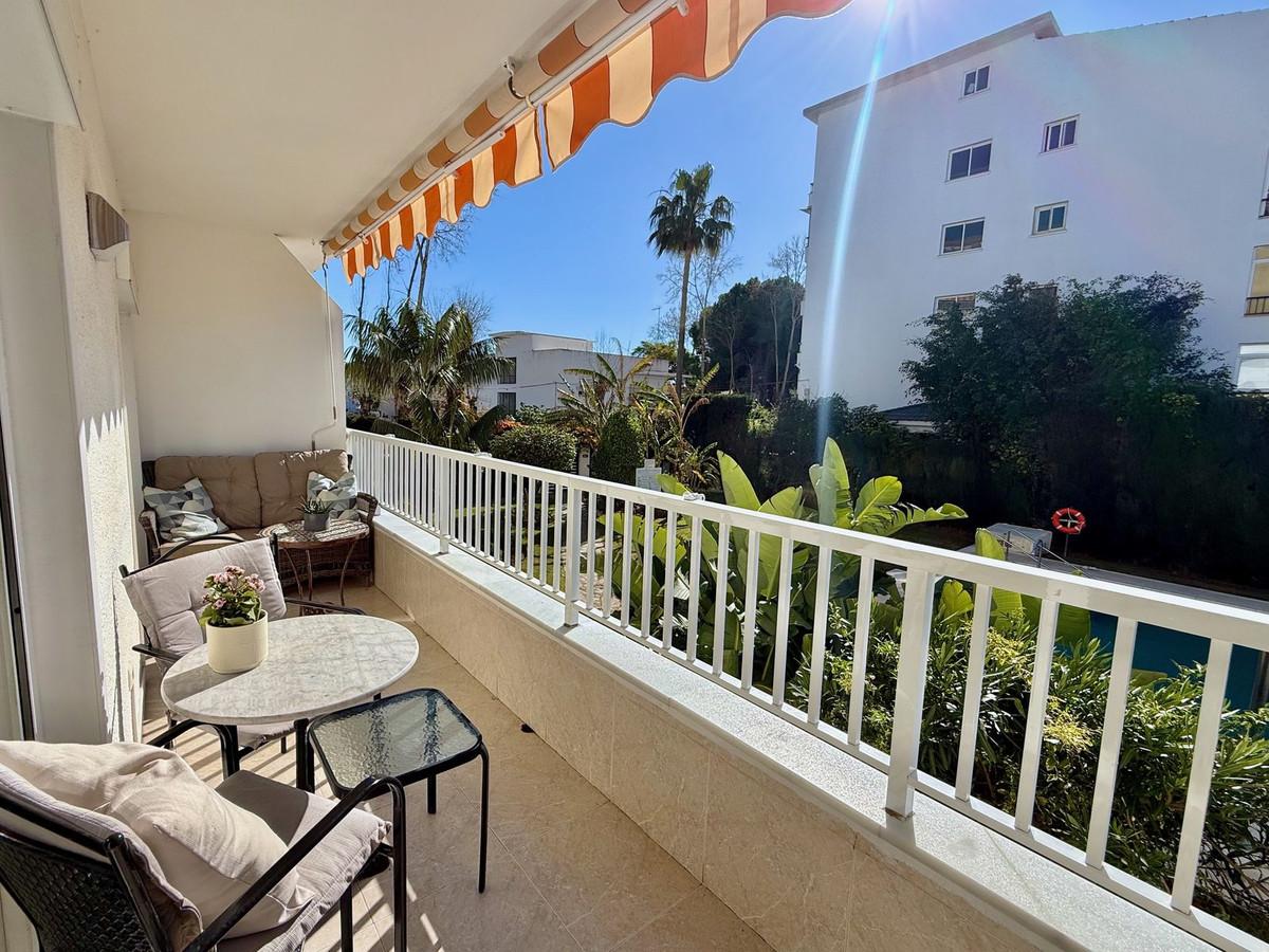 Apartment Middle Floor in Puerto Ban&uacute;s