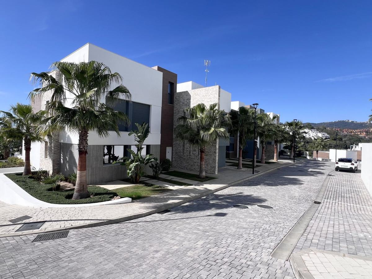 Apartment Ground Floor in Artola