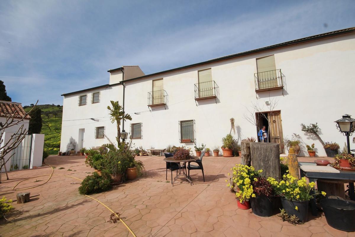 Villa Finca in Almog&iacute;a
