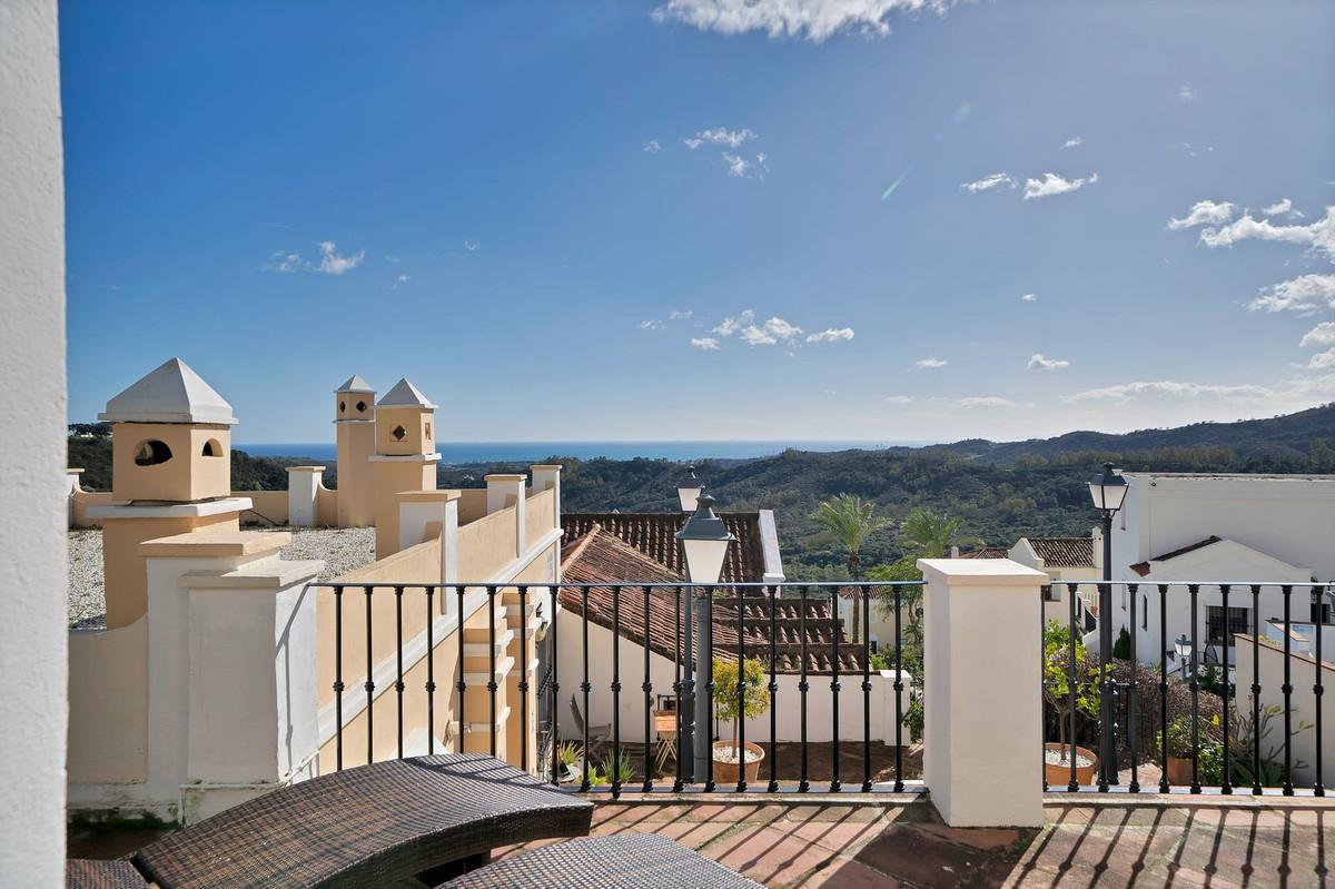 Townhouse Terraced in Benahav&iacute;s