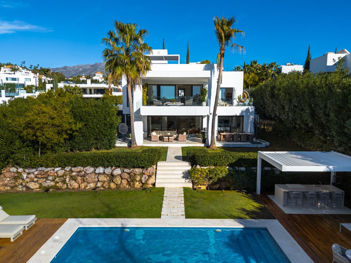 Villa Detached in Nueva Andaluc&iacute;a