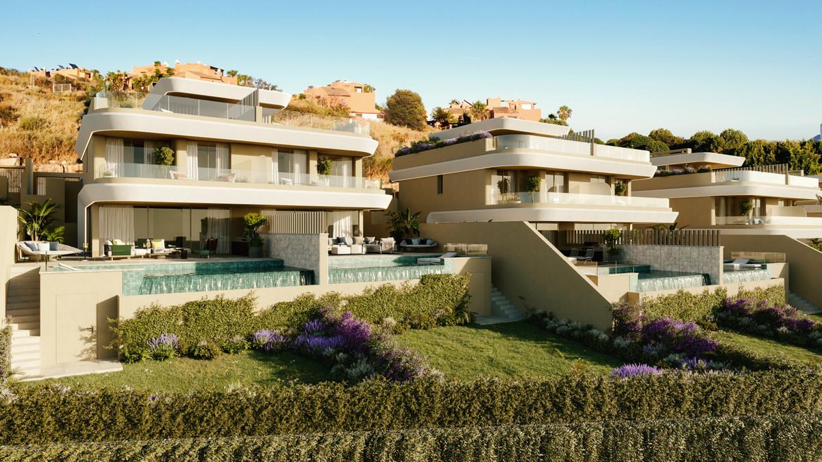 House Detached Villa in Estepona