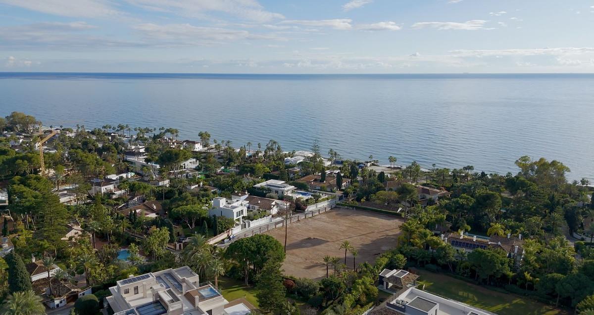 Plot Residential in Los Monteros