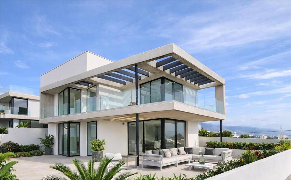 Villa Detached in Nueva Andaluc&iacute;a