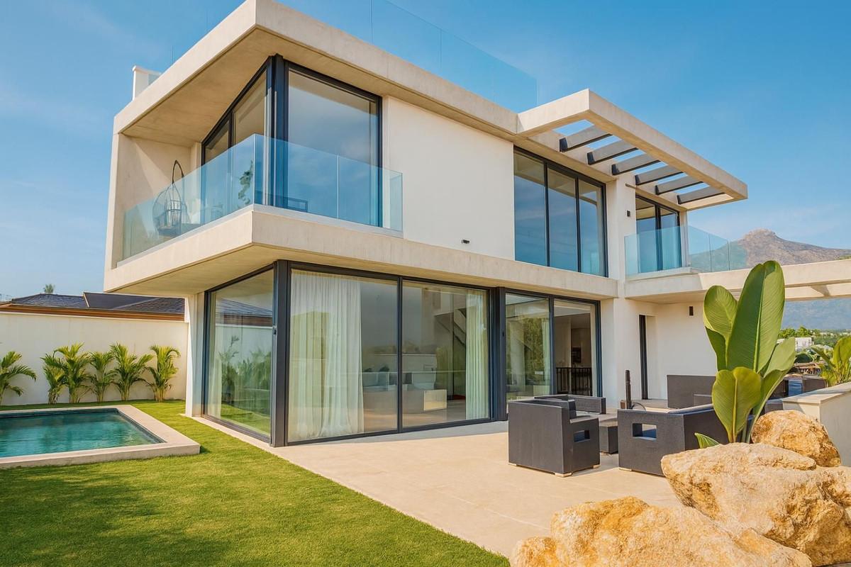 Villa Detached in Nueva Andaluc&iacute;a