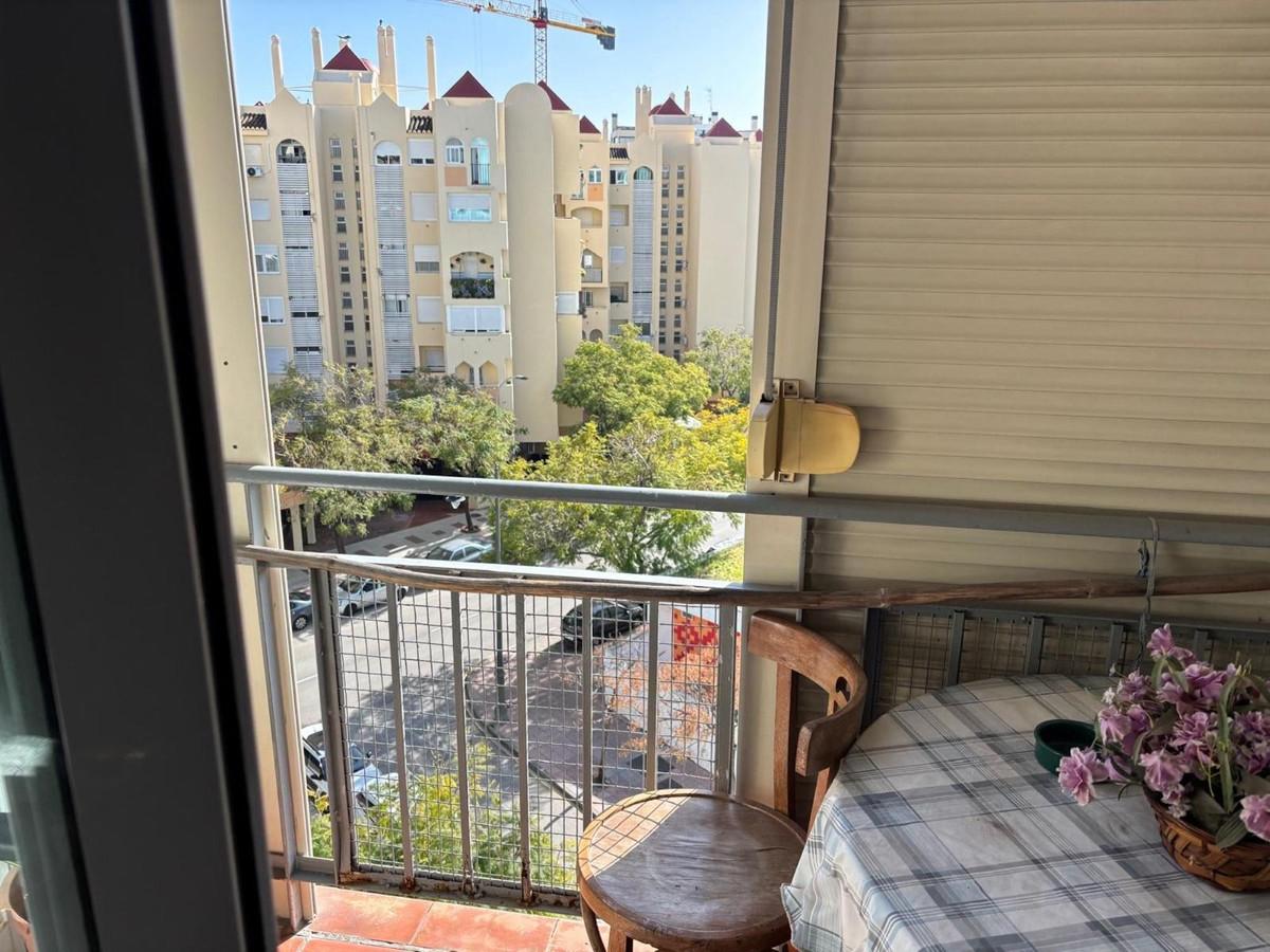 Apartment Middle Floor in Estepona