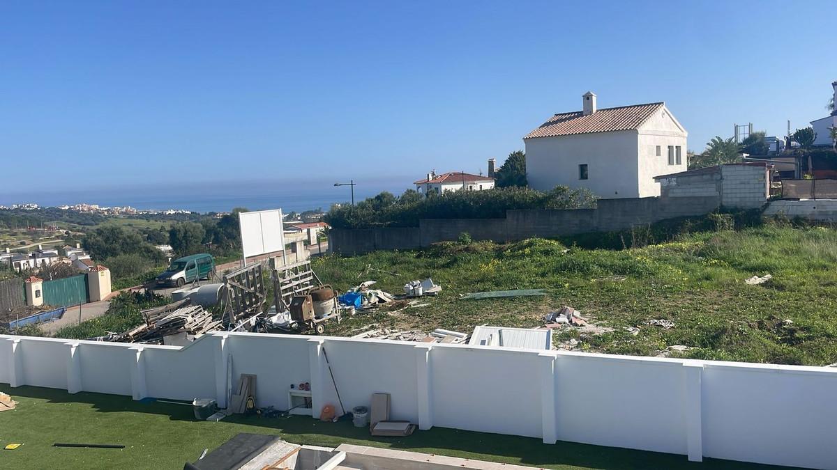 Plot Residential in Estepona