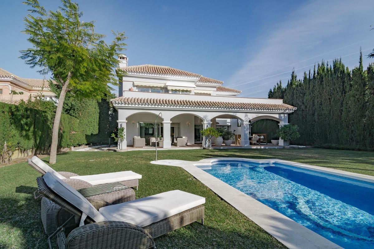 Villa Detached in Nueva Andaluc&iacute;a