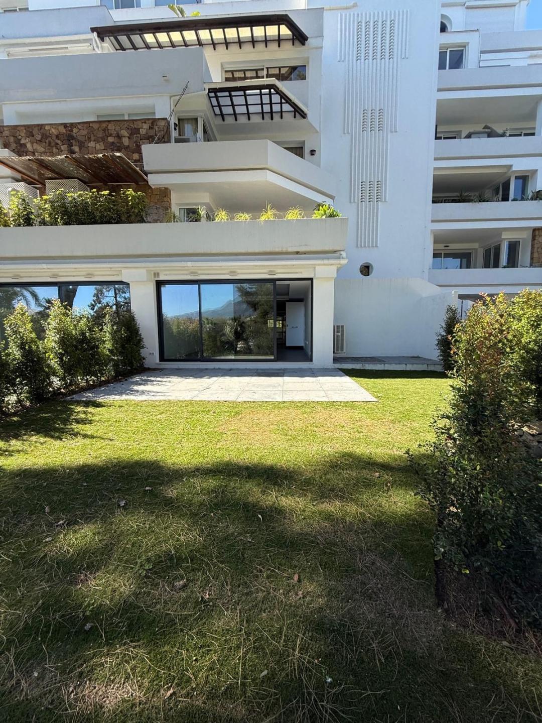 Apartment Ground Floor in Nueva Andaluc&iacute;a