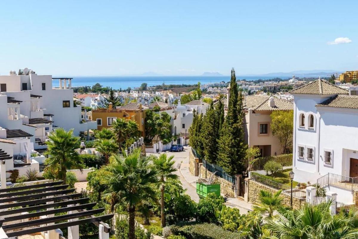 Apartment Penthouse in Estepona