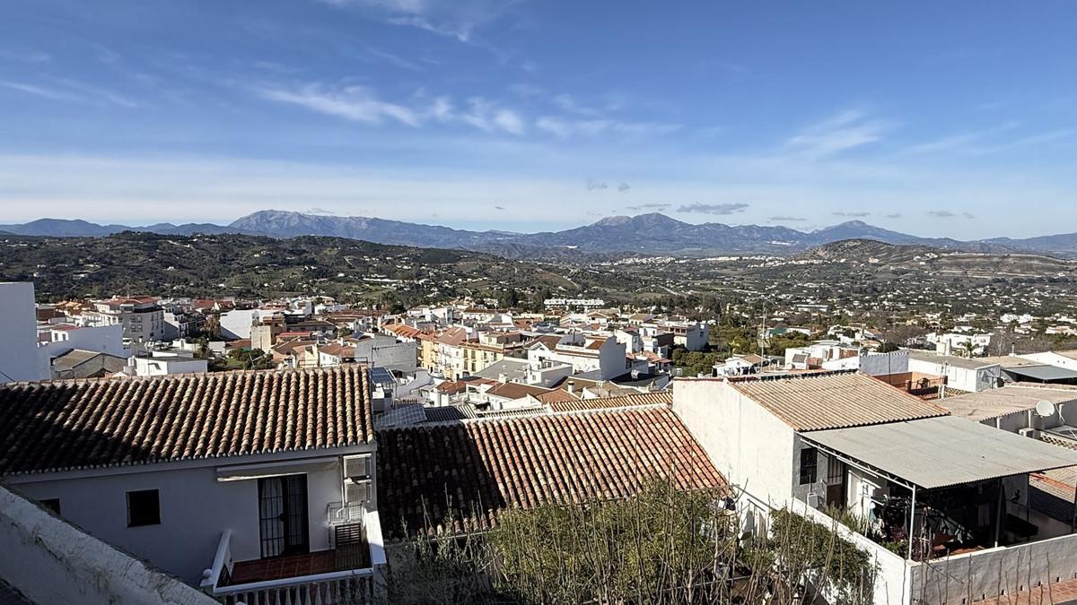 Townhouse Terraced in Alhaur&iacute;n el Grande