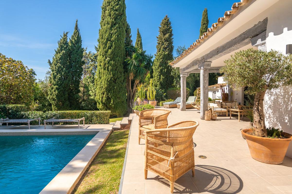 Villa Detached in Hacienda Las Chapas