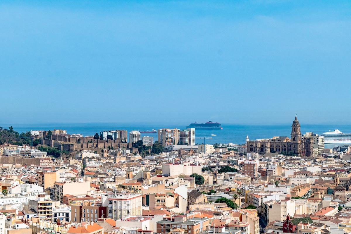 Apartment Middle Floor in M&aacute;laga