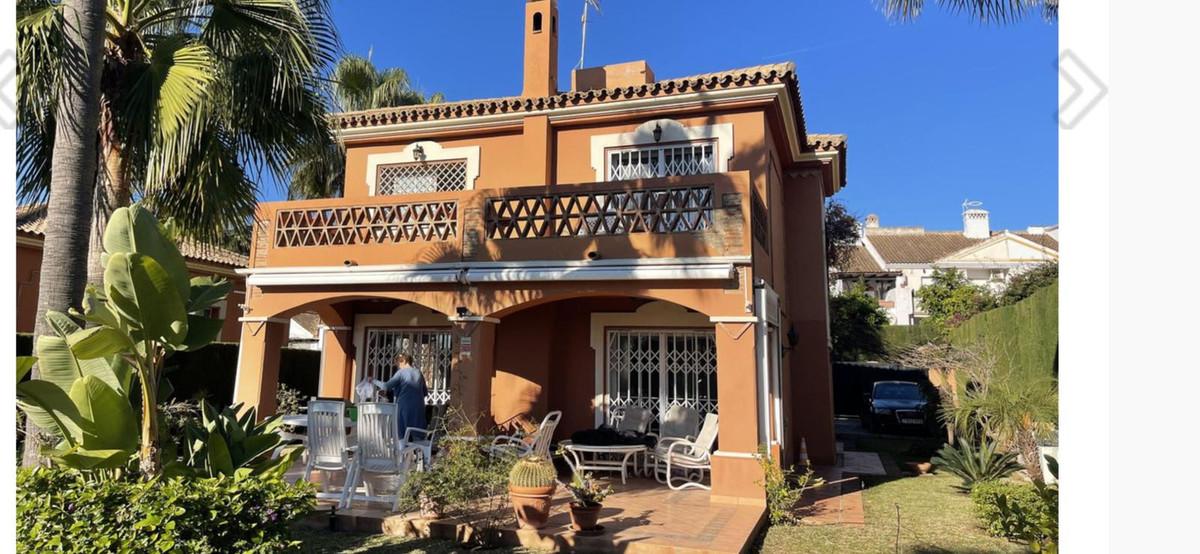 Villa Detached in Estepona