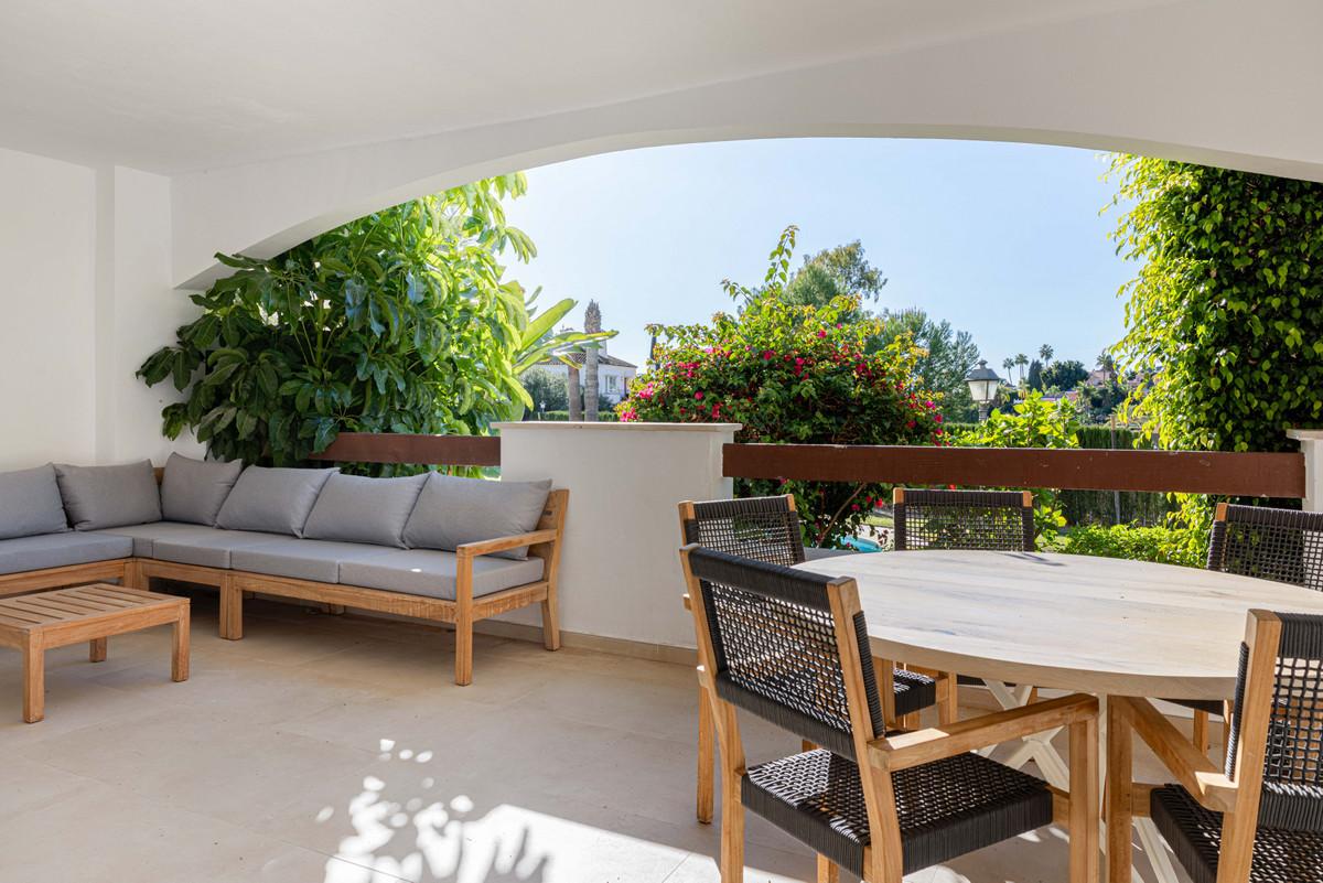 Apartment Middle Floor in Nueva Andaluc&iacute;a