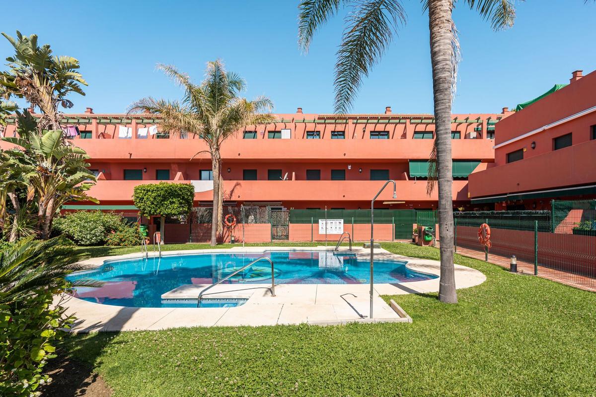 Apartment Middle Floor in Casares Playa