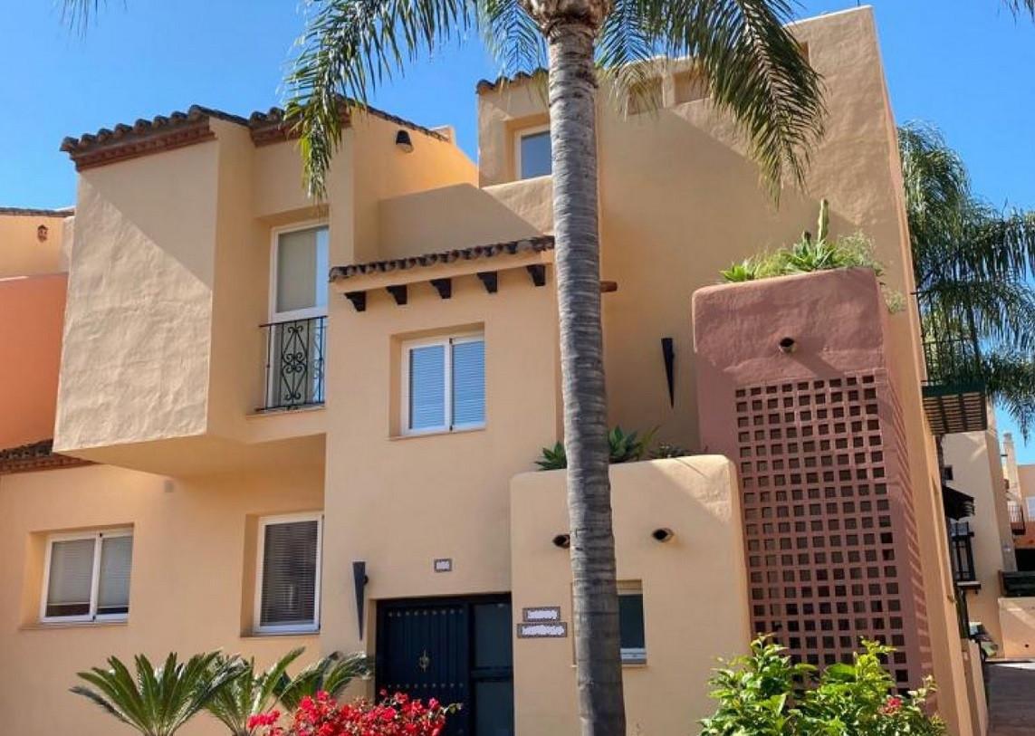 Townhouse Terraced in Nueva Andaluc&iacute;a