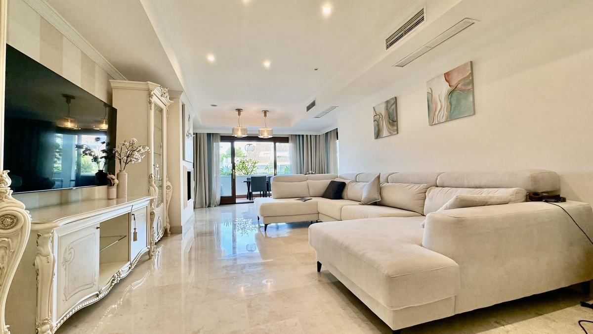 Apartment Middle Floor in The Golden Mile