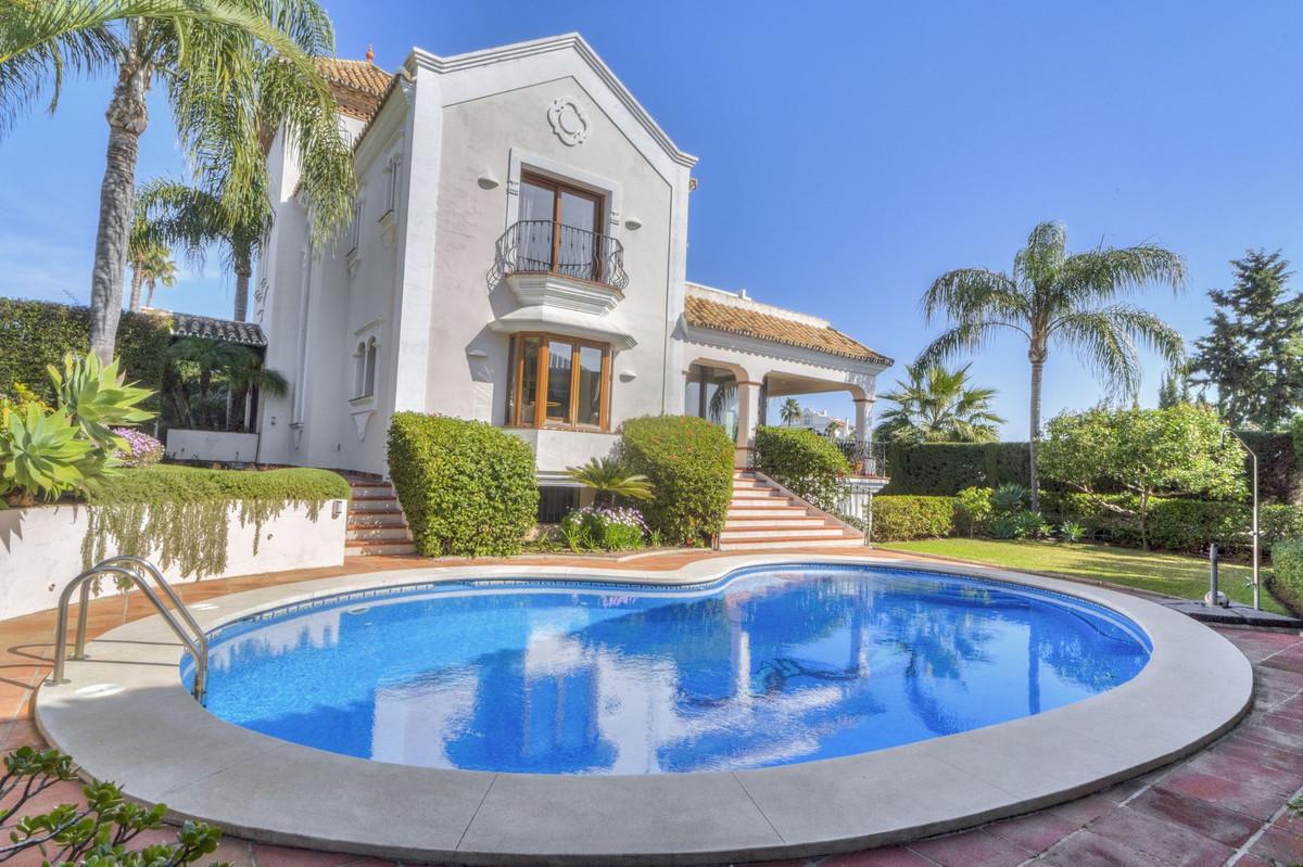 Villa Detached in Estepona